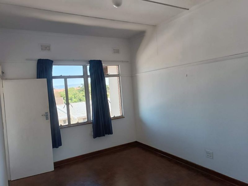 Prime Top-Floor Apartment in Secure Alexandra Road Complex, Scottsville - Photo 4