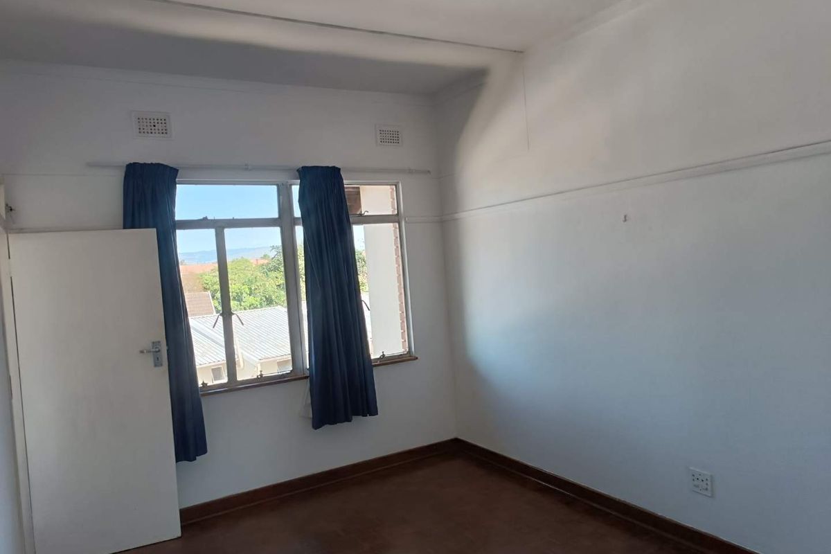 Prime Top-Floor Apartment in Secure Alexandra Road Complex, Scottsville - Photo 4
