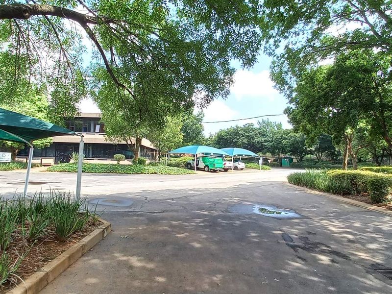 787m2 Industrial Warehouse To Let in Isando Business Park | Isando - Photo 2