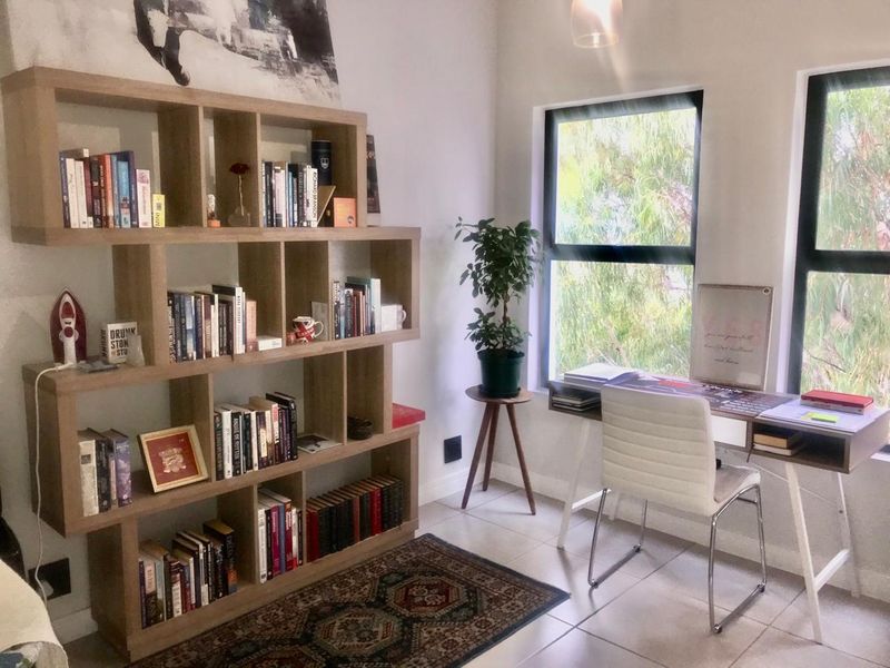 Fully Furnished 3 bed 2 bath executive townhouse - Photo 9