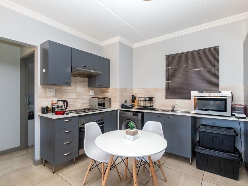 IMMACULATE GROUND FLOOR APARTMENT AVAILABLE TO RENT - Photo 8