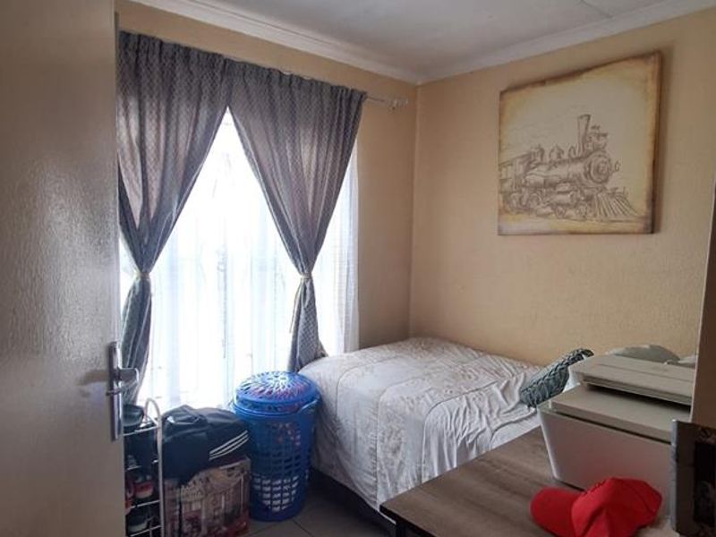2 bedrooms house to rent in Soshanguve VV - Photo 6