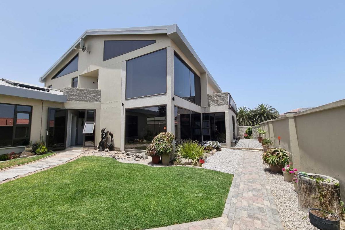 Swakopmund CBD Area - House For Sale - Photo 2