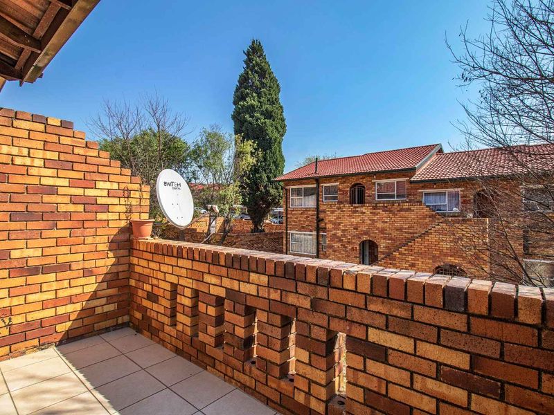 Location Location Location - Photo 8