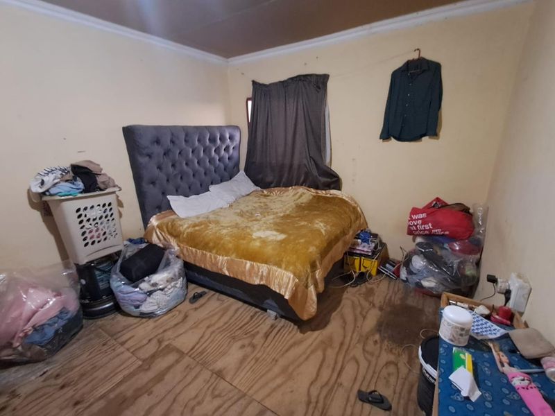 1 Bedroom RDP HOUSE In Olieven Ext 36 - Photo 8