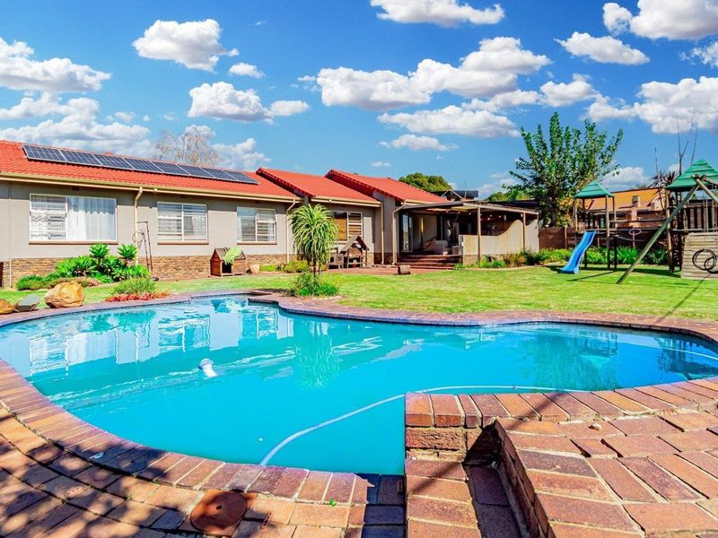 House For Sale in Randhart, Alberton - Photo 1