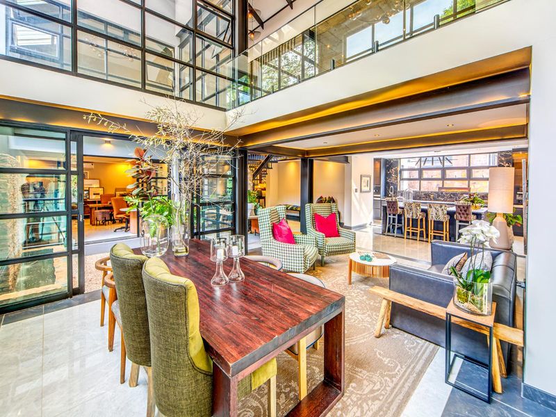 Modern Home In The Prestigious Waterkloof - Photo 4