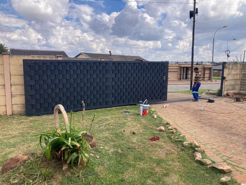 House for rental in Witpoortjie - Photo 2