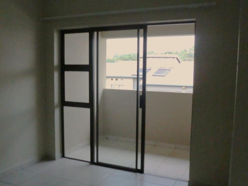 2 Bedroom 2 Bathrooms in Norton Park - Photo 10