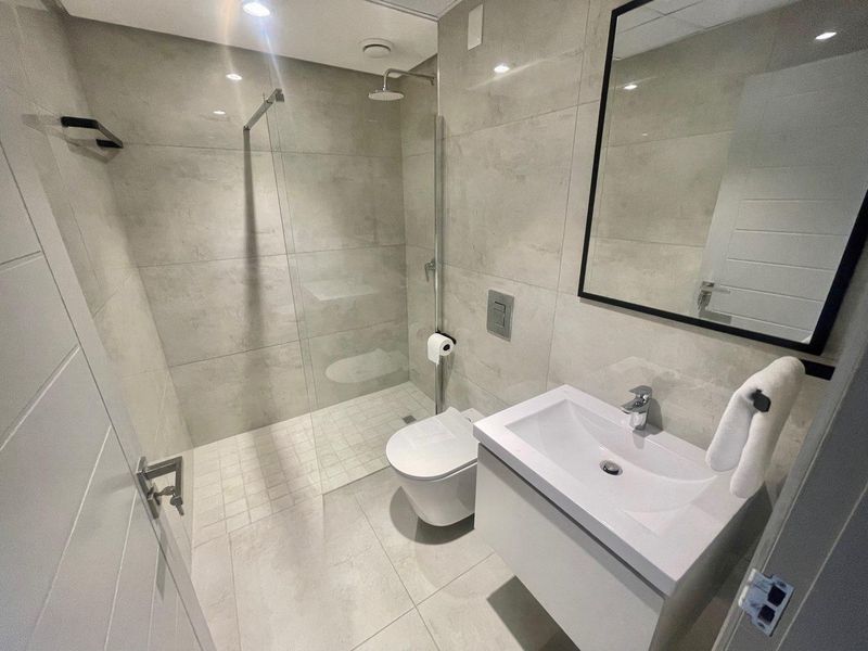 Hendra - Ultra-Modern 2-Bedroom Apartment with Endless Ocean Views - Photo 9