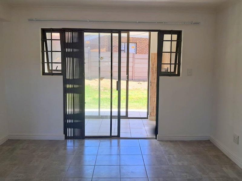 2 Bedroom Ground Floor Apartment to Rent from 1 September 2026 - NO PETS ALLOWED - Photo 5