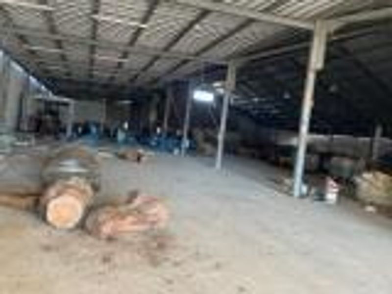 Discover Endless Potential: Home Plus Huge Workshops - Photo 8