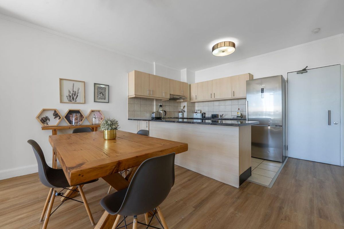 Exclusive Mandate | Elegant Two-Bedroom Apartment with Iconic Views at The Four Seasons - Photo 3