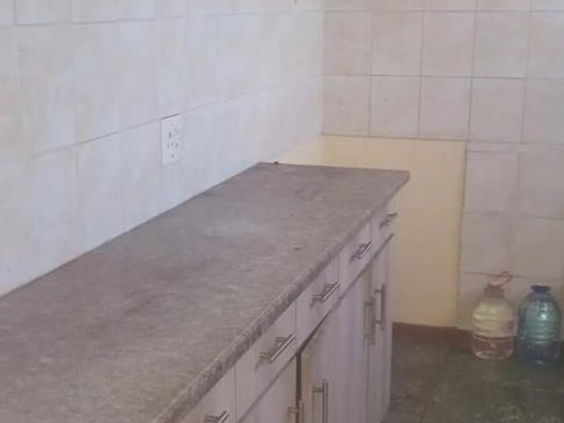 Two-bedroom apartment for rent in the heart of Gugulethu - Photo 6