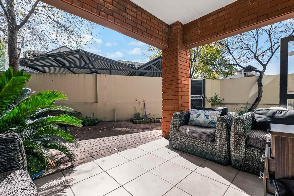 IDEAL LOCK-UP AND GO GROUND FLOOR UNIT IN SOUGHT AFTER TINZA LIFESTYLE ESTATE - Photo 5