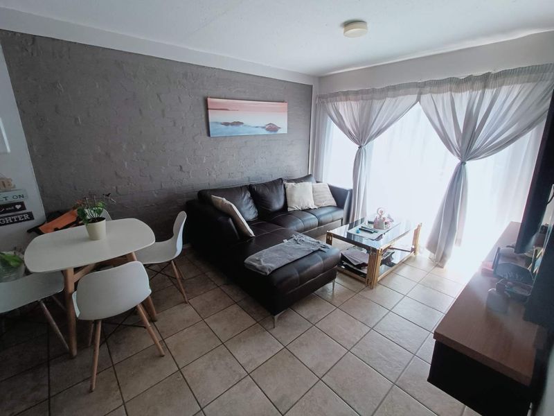 BEAUTIFUL FIRST FLOOR APARTMENT FOR SALE IN ROOIHUISKRAAL!!!!!! - Photo 8