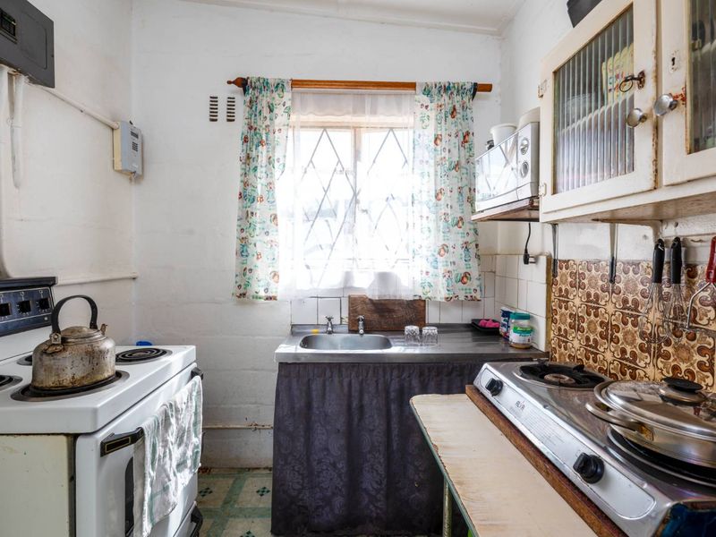 Charming 3-Bedroom Freestanding Home in Ocean View – Estate Late Sale for R850,000 - Photo 5