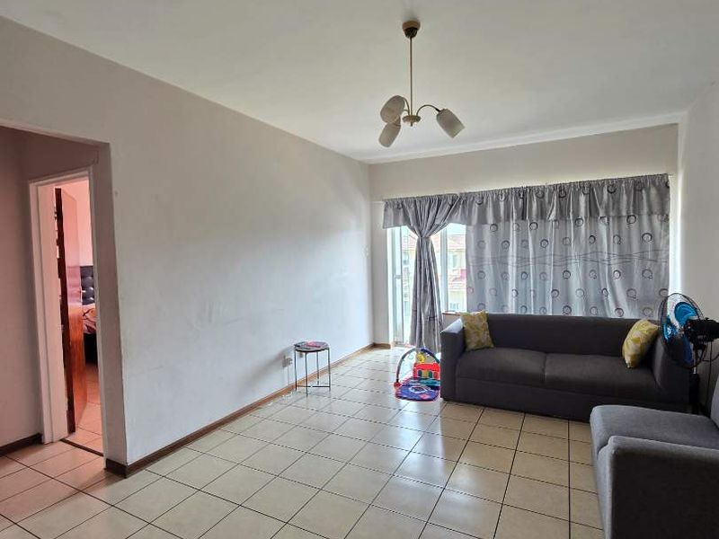 Spacious 2-Bedroom Apartment to Rent – Newton Park - Photo 4