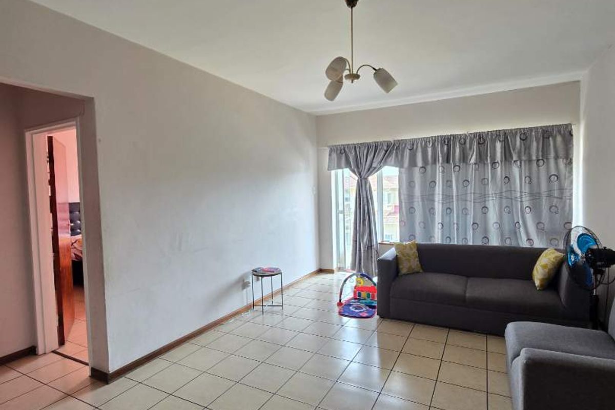 Spacious 2-Bedroom Apartment to Rent – Newton Park - Photo 4