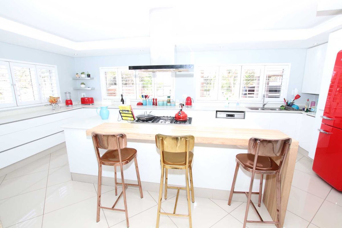 Hendra Estates - Exquisite, Large family home For Rent In Prime La Lucia. - Photo 5