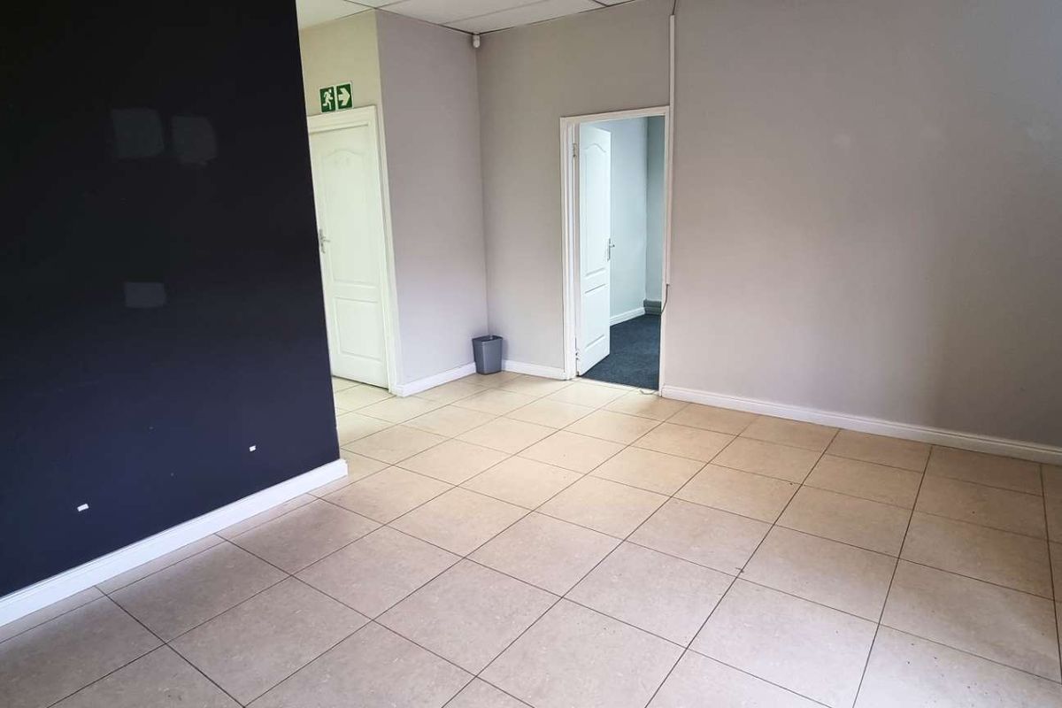 Double Storey Office in Westlake Business Park - Photo 4