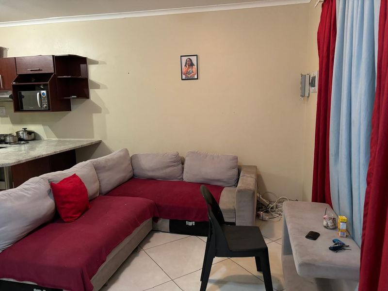 FIVE RAND PROPERTY FOR SALE. - Photo 5