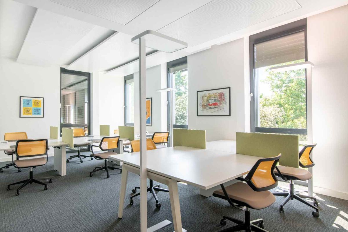 Flexible coworking memberships in Regus Eastlands Office Park - Photo 2