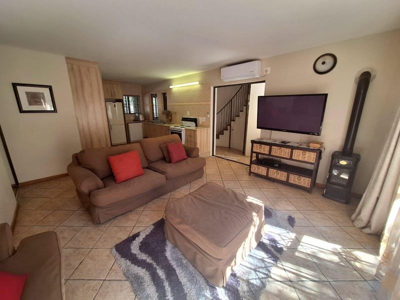 Spectacular Dual-Level Property with Stunning Views and Move-In Ready Convenience - Photo 5