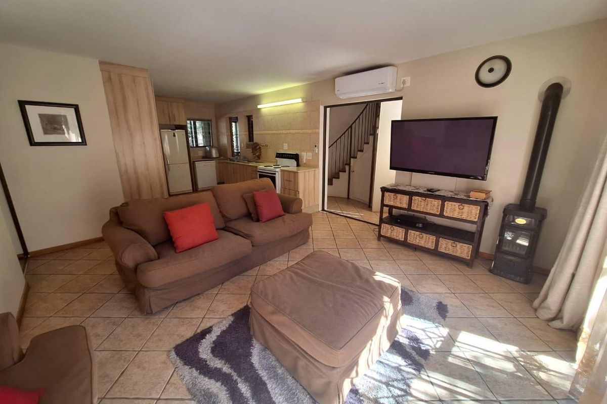 Spectacular Dual-Level Property with Stunning Views and Move-In Ready Convenience - Photo 5