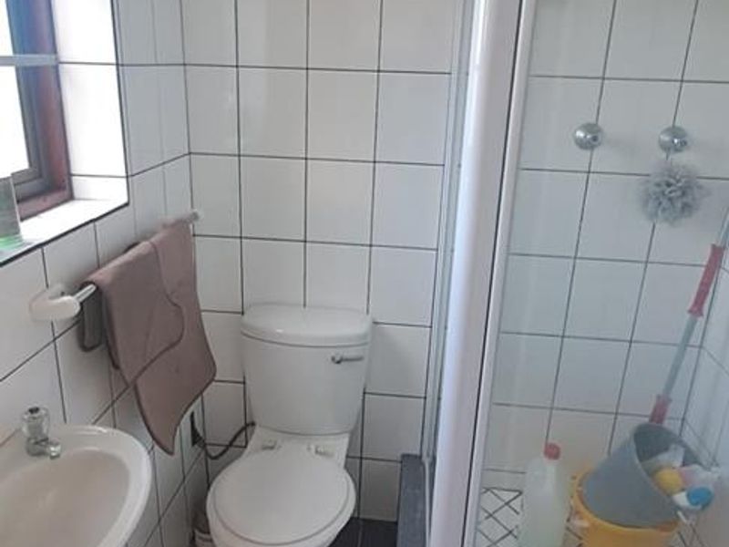 Upmarket Flatlets to Rent - Summerstrand - Photo 8