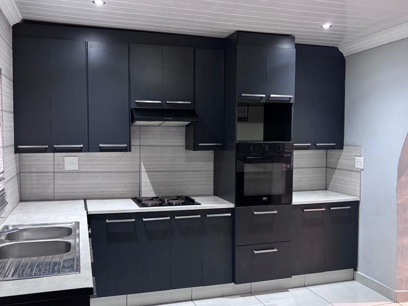 BEAUTIFUL RENTAL HOUSE - Photo 8