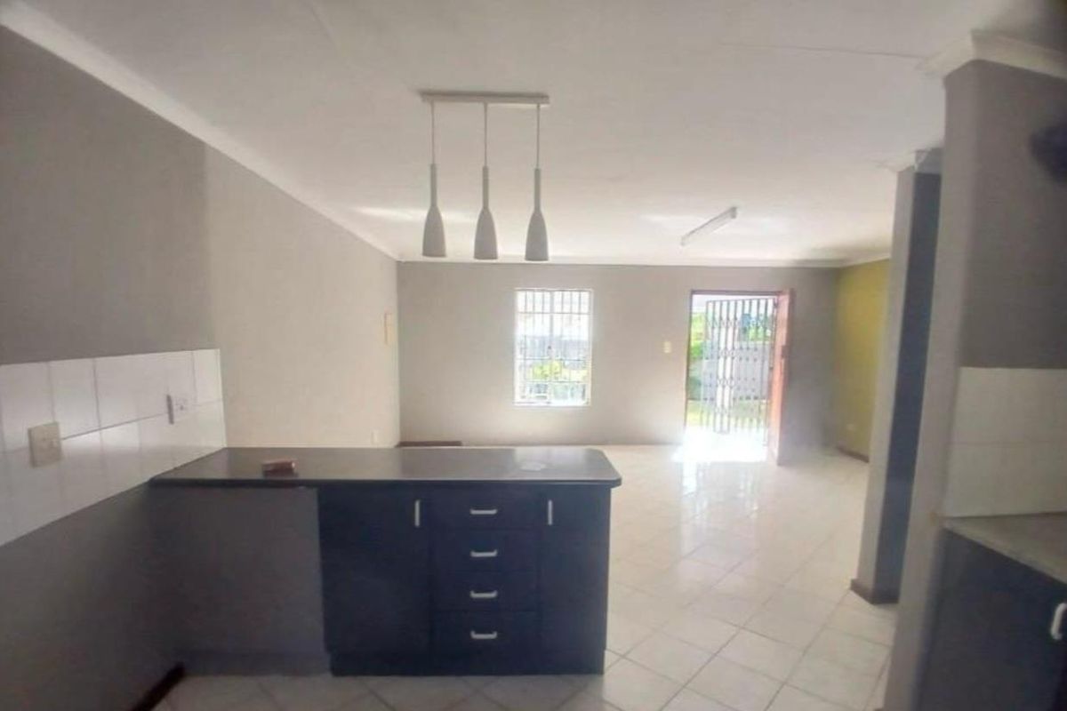 Two bedroom house for sale in Theresa Park - Photo 3