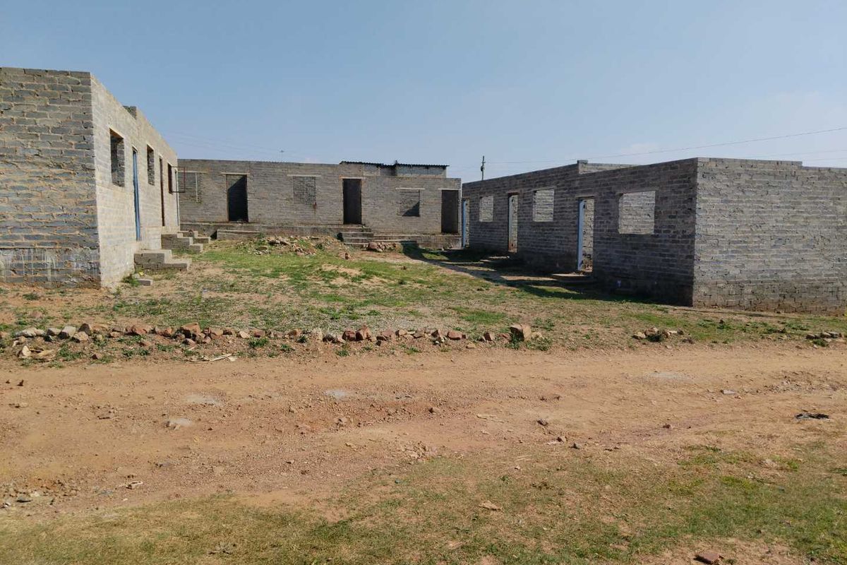 AN INVESTMENT PROPERTY FOR SALE IN BOTLENG EXT 5 - Photo 5