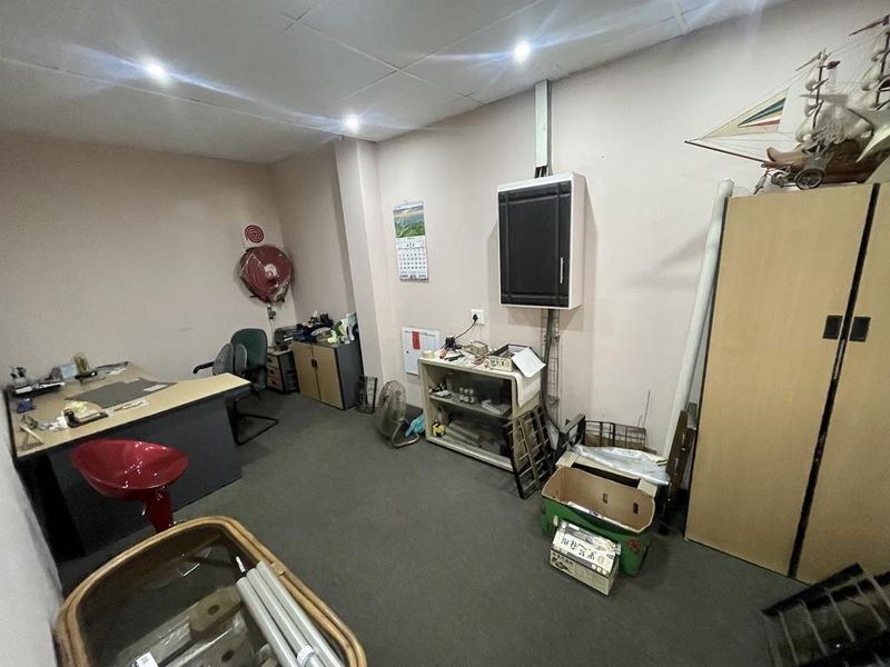 Hendra - Prime Mount Edgecombe Industrial Unit To Let | Impressive Showroom & Excellent Exposure - Photo 10