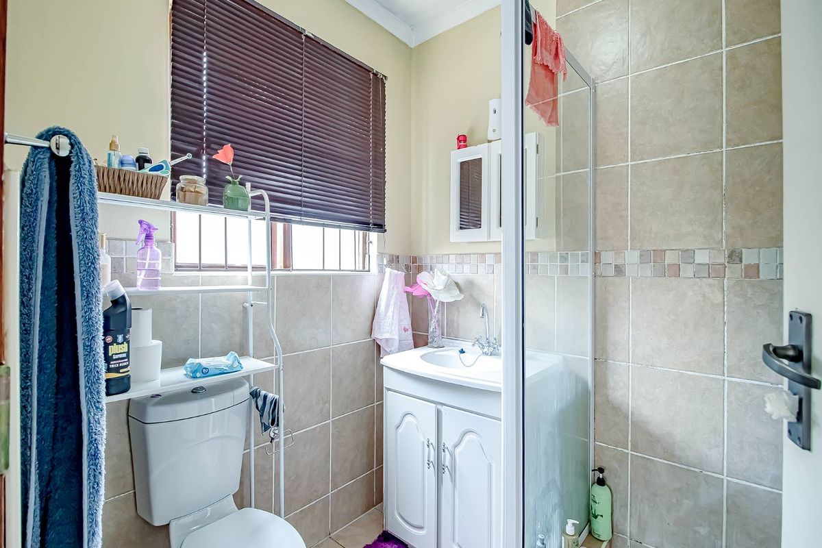 Ground floor 2 Bed 2 bath apartment - Photo 5