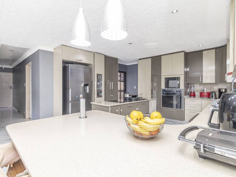 3 Bedroom House for Sale in  Cosmo City - Photo 7