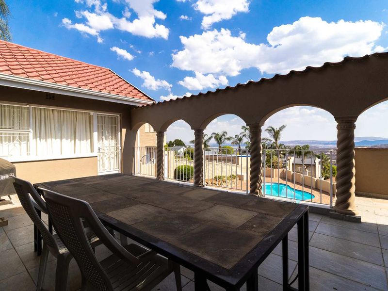 IMMACULATE HOME, NOW A RELOCATION SALE IN GLENVISTA - Photo 8