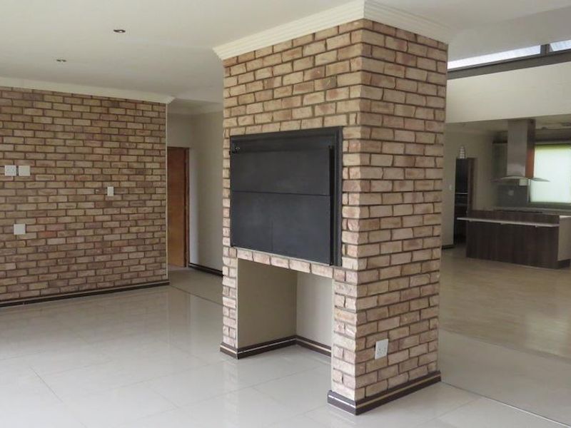 Three bedroom house with study in Omeya Golf Estate - Photo 5