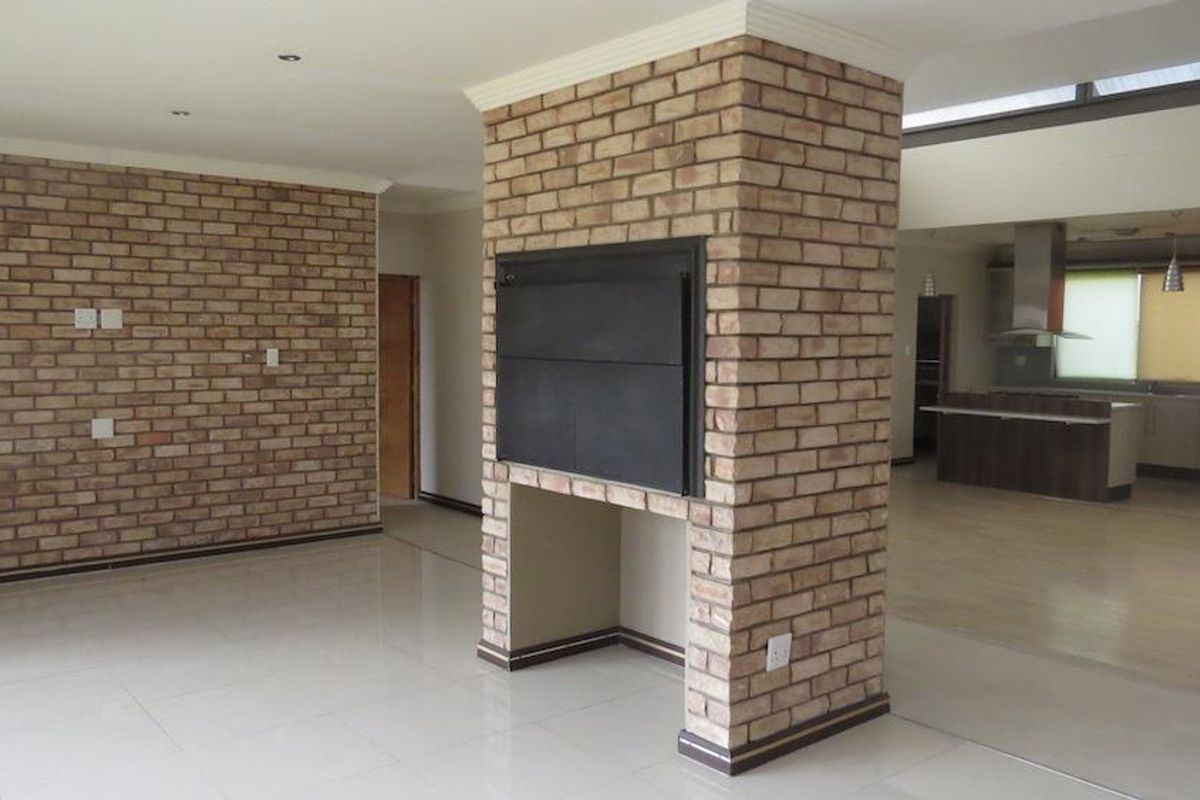 Three bedroom house with study in Omeya Golf Estate - Photo 5