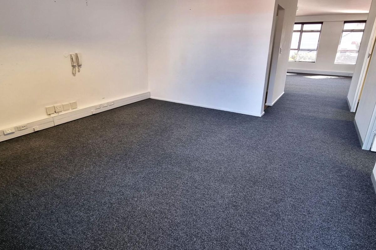 Spacious Ground Floor Office in Westlake - Photo 2