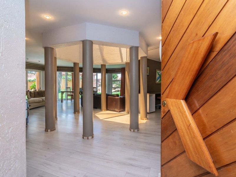 Family Living in the heart of Noordheuwel - Photo 2