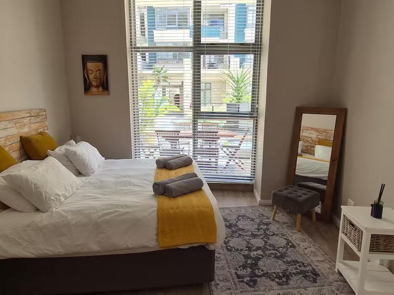 Easy Beachfront Living in Muizenberg - Photo 5