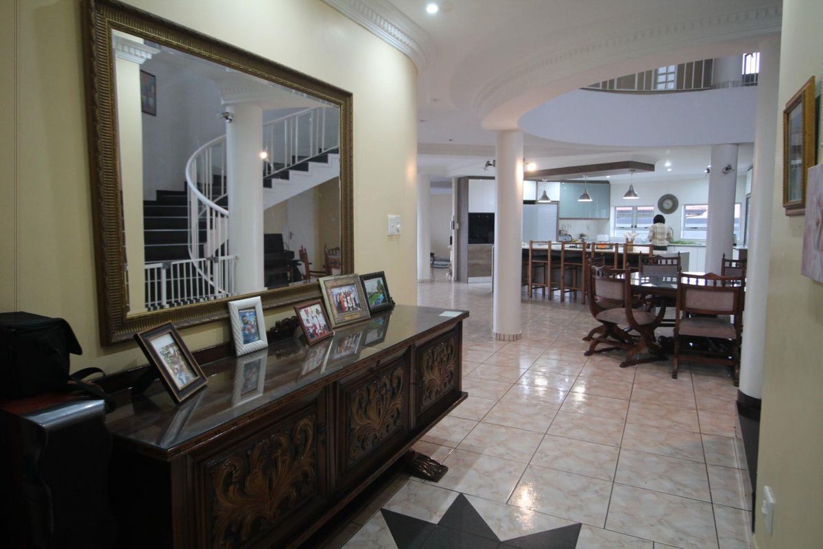 Beautiful Double Story House for Sale - Photo 4