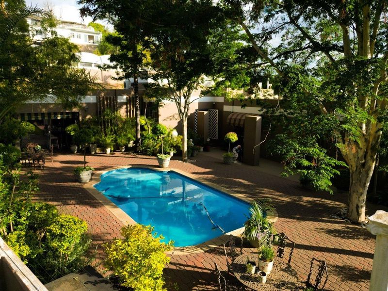 Immaculate family home in quiet neighbourhood - 4 Bedrooms - Photo 2