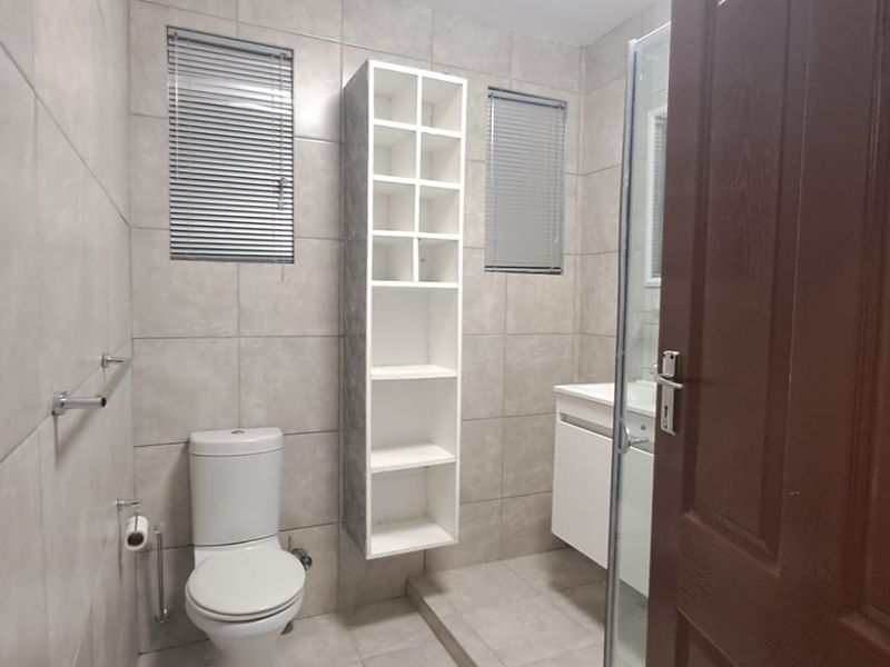 3 Bedroom Unit To Rent - Photo 2