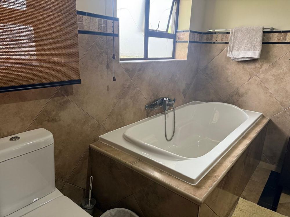 en suite bathroom 4