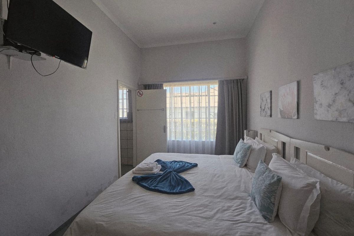 **Luxury 4-Star Guesthouse for Sale: A Prime Investment Opportunity** - Photo 3
