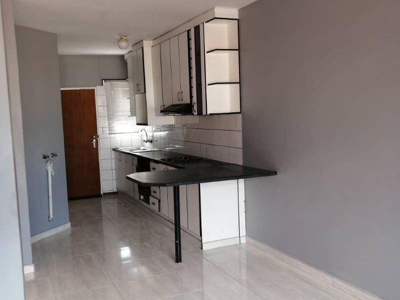 2 Bedroom flat for Sale - Photo 4