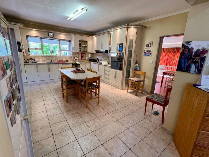 One level home for sale - Photo 2