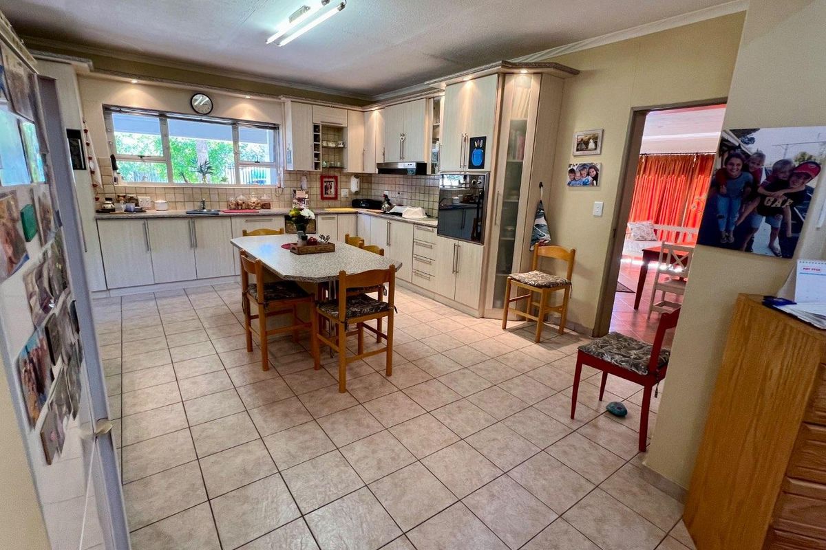One level home for sale - Photo 2